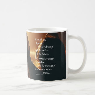 Hon ler i framtiden kaffemugg