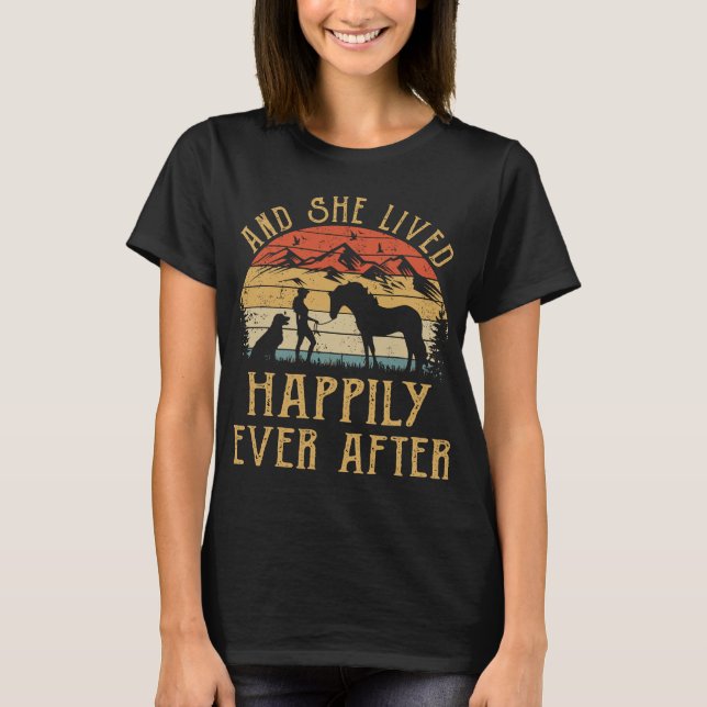 Hon levde lyckligt efter Horse Hundar T Shirt (Framsida)