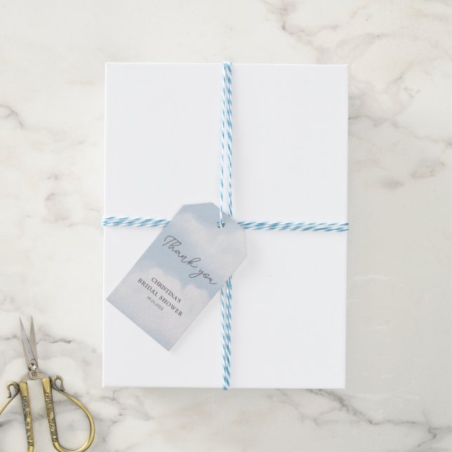 Hon ligger på Molnet 9 Vattenfärg Bröllopsdusch Presentetikett (Med Snöre)