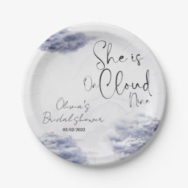 Hon ligger på molnet nio