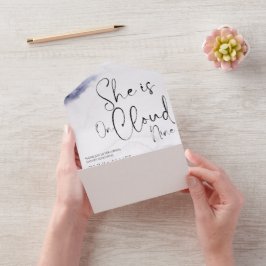 Hon ligger på molnet nio möhippor