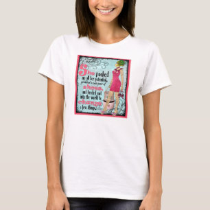 Hon packade upp henne som var potentiell tee shirt