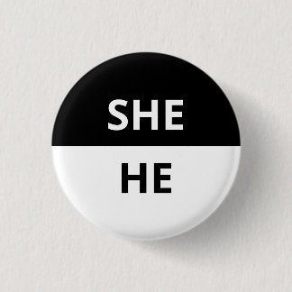 Hon/Pronouns Black & White Badge Knapp