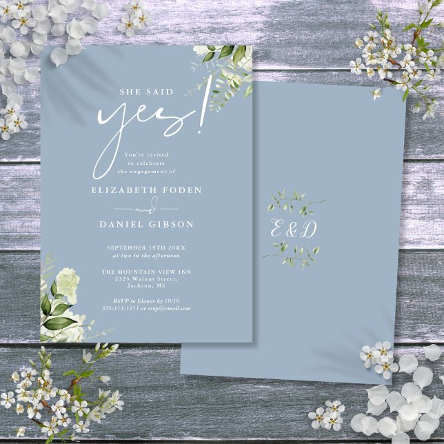 Hon sa ja Blommigt Dusty Blue Förlovningsfest Inbjudningar (She Said Yes Floral Dusty Blue Engagement Party Invitation)