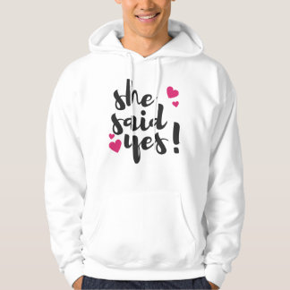 Hon sa ja! Förlovningsfirande – Romantiskt Hoodie