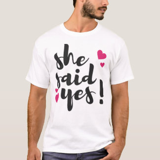 Hon sa ja! Förlovningsfirande – Romantiskt T Shirt