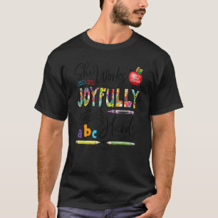 Hon samarbetar med sin Händer Kärlek-lärare L. T Shirt