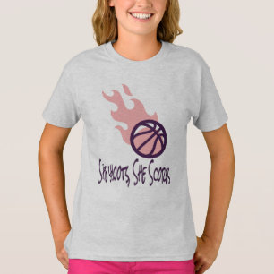 Hon skjuter, hon skojar på Hanes TAGLESS® T-Shirt
