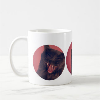 Hon skrattar MED dig Kaffemugg