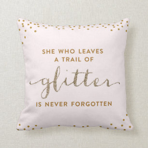 Hon som Lämnar ett spår mellan Glitter och Dekorat Kudde
