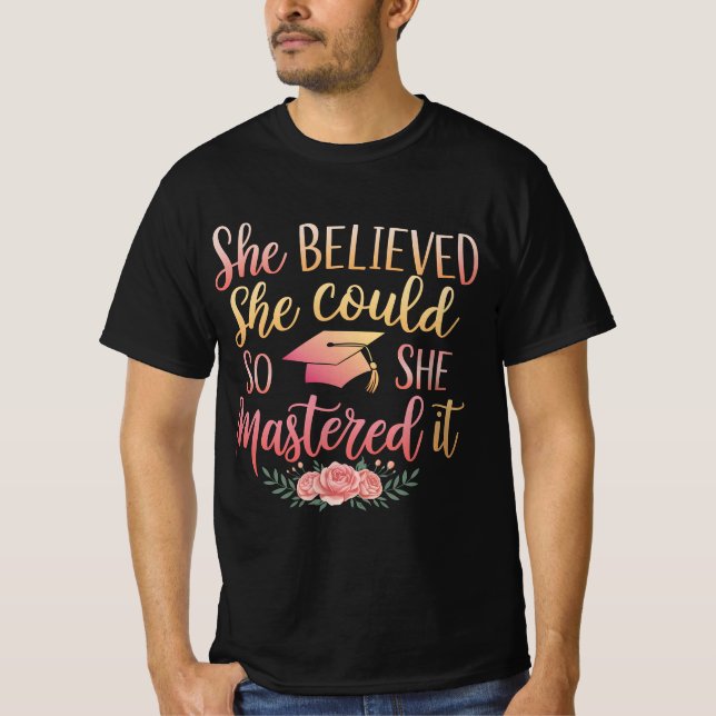 Hon trodde att hon kunde så hon bemästrade det t shirt (Framsida)