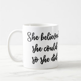 Hon trodde henne kunde, så hon rånade kaffemugg