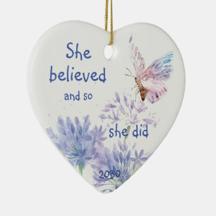 "Hon trodde på Motiv Quote Butterfly Julgransprydnad Keramik