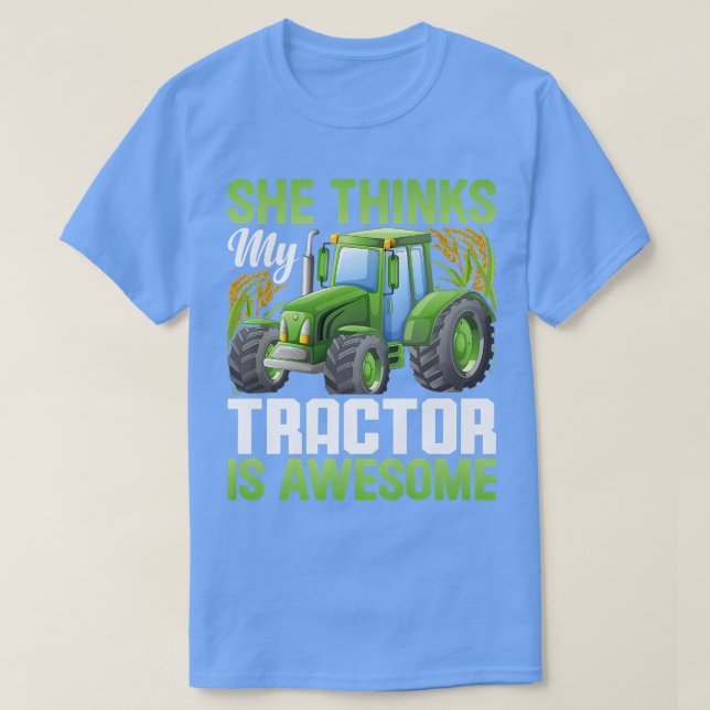 Hon tror att Tractor är Fantastisk-bondgårdar T Shirt (Design framsida)