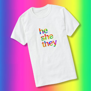 Hon uttalar sig om slips T-Shirt