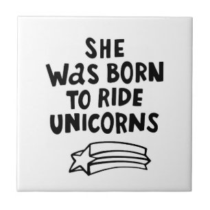 Hon var född att rida Unicorns Kakelplatta