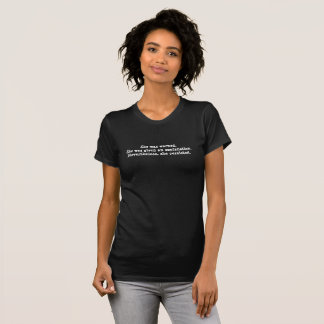 Hon varnades tee