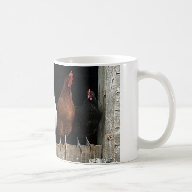 Höna fodrar kaffemugg (Höger)