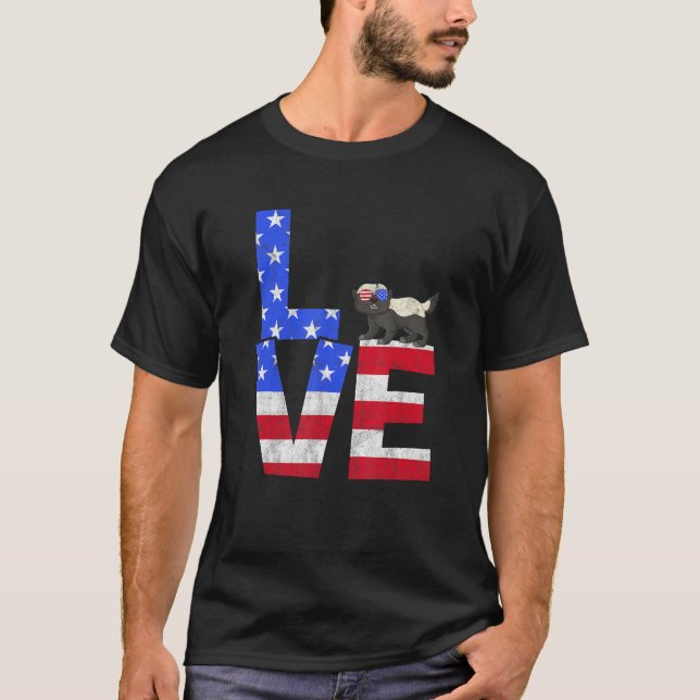 Honey Badger American Flag Sunglasses 4th of July  T Shirt (Framsida)