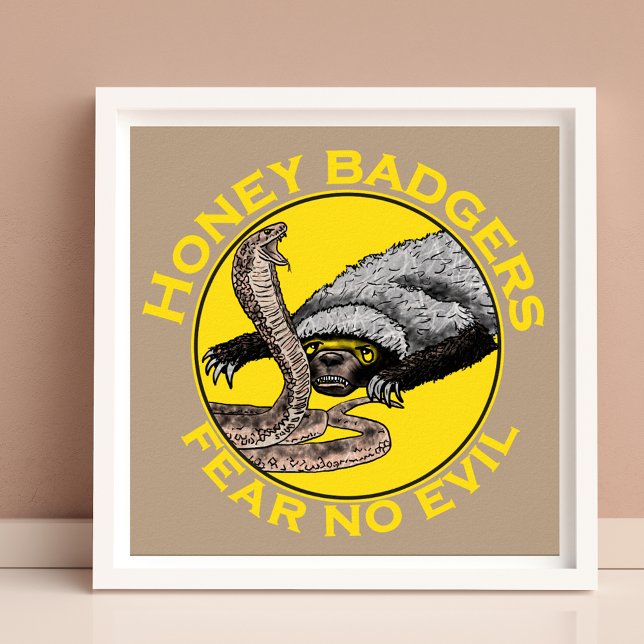 Honey badger fruktar ingen ond Gult Scary Animal A Poster (Honey badgers fear no evil quote with honey badger and Sanskrit illustration poster)