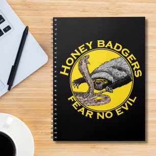 Honey badger fruktar ingen ondskefot anteckningsbok