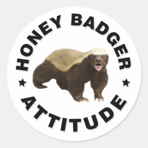 Honey badger har en attityd runt klistermärke
