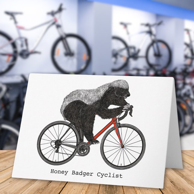 Honey badger Riding a Bicycle Badass Cyclist Kort (Honey badger riding a bicycle badass cyclist fearless wild animal cycling art greetings card)