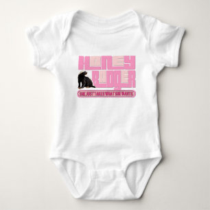 Honey badger tar vad HON önskar T-shirt