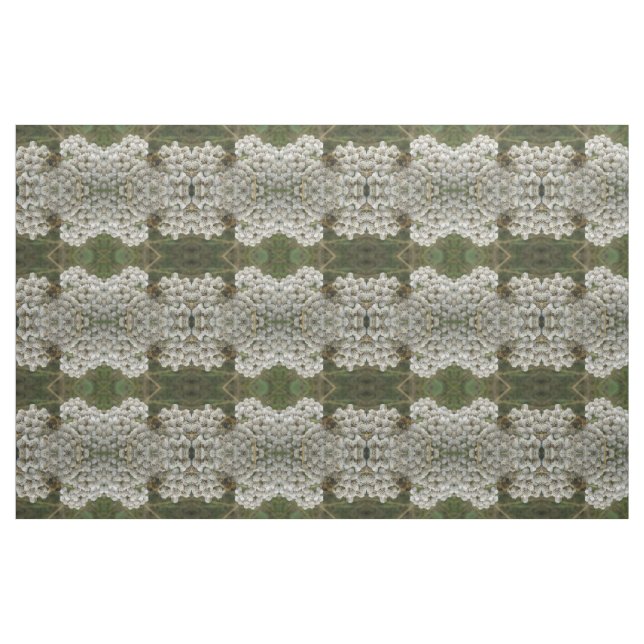 Honeybee and Flowers Patterned Animal Fabric Tyg (Fat Quarter)