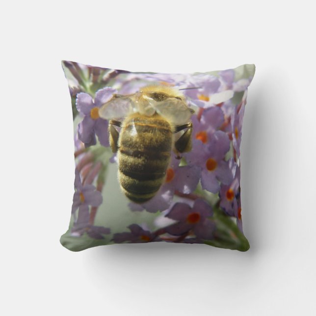 Honeybee och Buddleia Flowers Pillow Kudde (Framsida)
