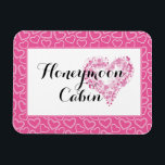 Honeymoon Cabin Rosa Hearts Cruise Ny gifta Magnet<br><div class="desc">Den här designen har skapats genom digital grafik. Det kan vara personlig i området att tillhandahålla eller anpassa genom att klicka för att anpassa ytterligare alternativ och ändra namn, initialer eller ord. Du kan också ändra texten färg och stil eller ta bort texten för en bilddesign. Kontakta mig på colorflowcreations@gmail.com...</div>