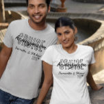 Honeymoon Cruise Elegant Enkel Anpassningsbar T Shirt<br><div class="desc">Den här designen kan vara personlig i det område som tillhandahålls genom att ändra fotot och/eller text. Du kan också anpassa den genom att klicka på Anpassa den här mallen och sedan välja klicka för att anpassa ytterligare alternativ och ta bort eller ändra färg i bakgrunden, lägga till text, ändra...</div>