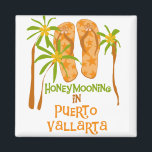 Honeymoon Puerto Vallarta Tshirts och Gifts Magnet<br><div class="desc">Om du är en nygift vars smekmånadsplats är Puerto Vallarta,  så kan du kärlek vår smekmånads t-shirts,  mugg,  kort,  knappar,  hookar och annat för Honeymoon Puerto Vallarta!</div>