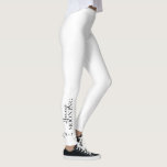Honeymooning Script White med Monogram och Heart Leggings<br><div class="desc">Trendig Black and White Honeymooning Typography with Monogram and Faux Guld Heart Leggings.</div>
