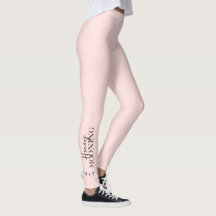 Honeymooning-skript med monogram och hjärta