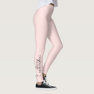 Honeymooning-skript med monogram och hjärta leggings