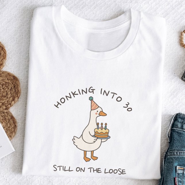 Honking Into Birthday Goose Funny Custom Age T Shirt (Skapare uppladdad)