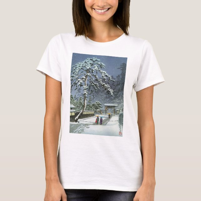 Honmonji tempel i snö - Kawase Hasui 川瀬巴水 T Shirt (Framsida)