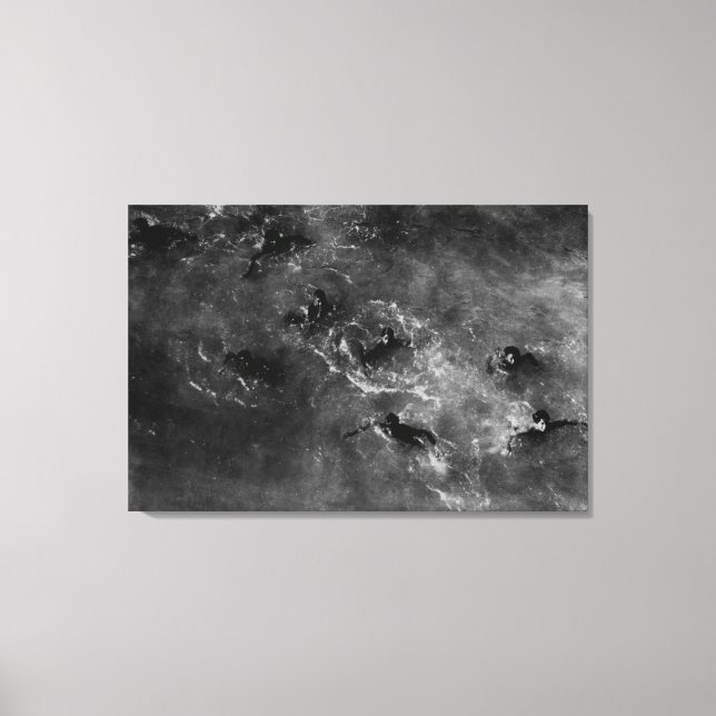 Honolulu, HA - Dyving Boys Near Honolulu Harbour Canvastryck (Framsida)