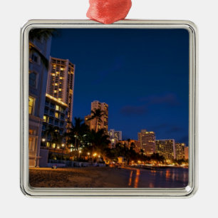 Honolulu, Oahu, Hawaii. Nattexponering för Julgransprydnad Metall