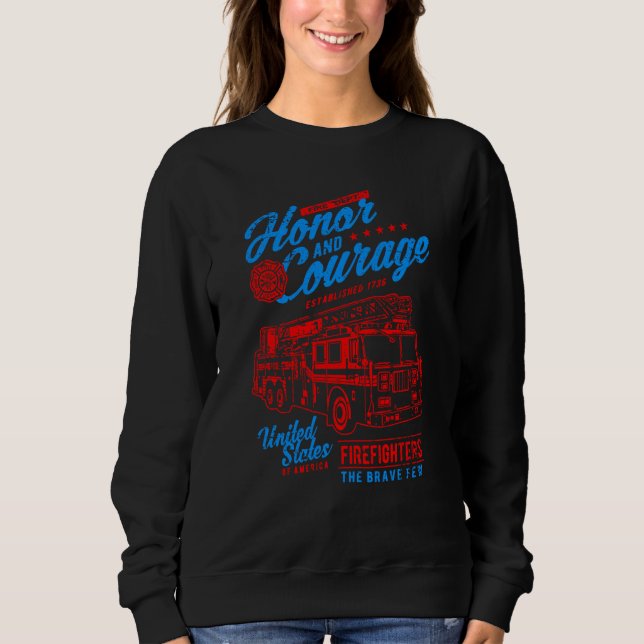 Honor and Courage Firefighter Fire Dept Fire Truck T Shirt (Framsida)