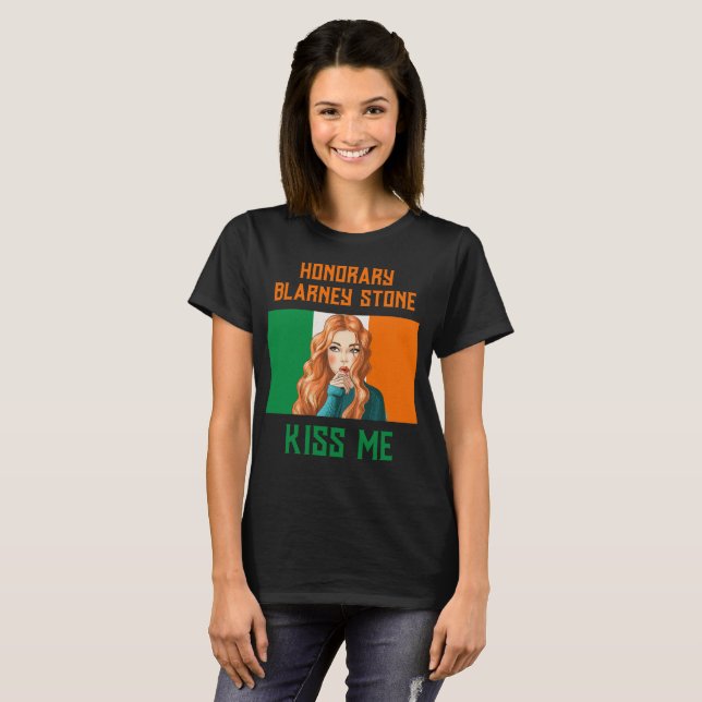 HONORARY BLARNEY STONE IRISH LASS KISS MIG T SHIRT (Hel framsida)
