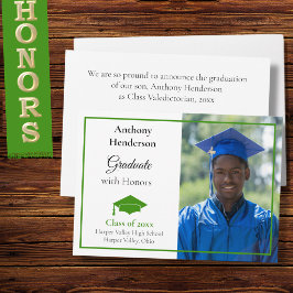 Honors Graduation Announcement Green Cap and Photo Meddelande