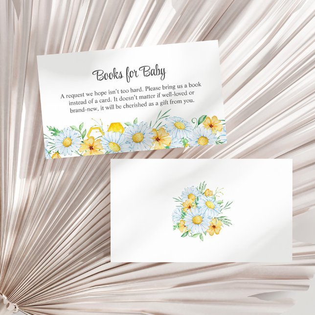 HonungsBee Chamomile Baby Shower Bokar för Baby Tilläggskort (Honey Bee Chamomile Baby Shower Books for Baby Enclosure Card on a white dry palm leaf.)