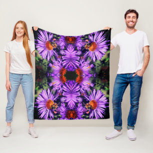 Honungsbin på Lila Aster Flower Abstrakt Fleecefilt