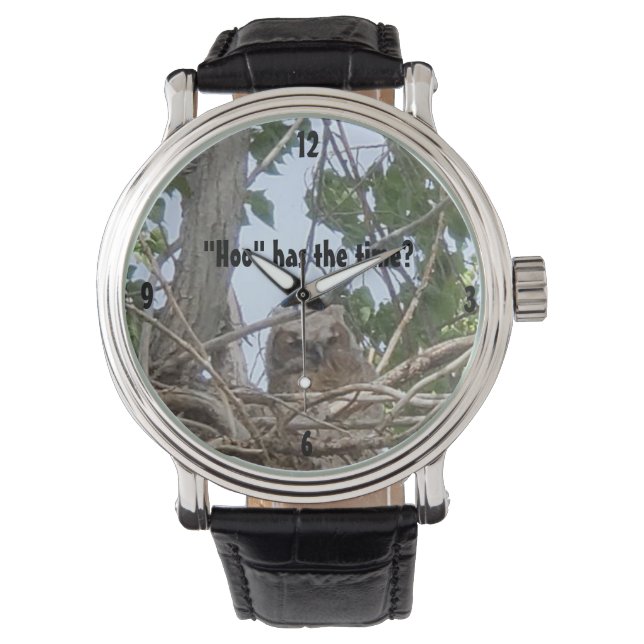 "Hoo" har tiden | Owlet Perched i Träd Photo Armbandsur (Framsida)