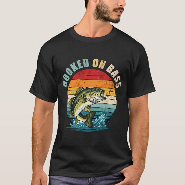 Hooked on Bass T Shirt (Framsida)