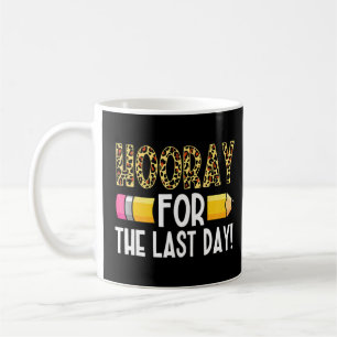 Hooray för skolans sista dag 2022 kaffemugg