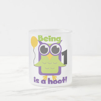 Hoot Uggla 1:a födelsedag T-shirts och gåvor Frostad Glasmugg