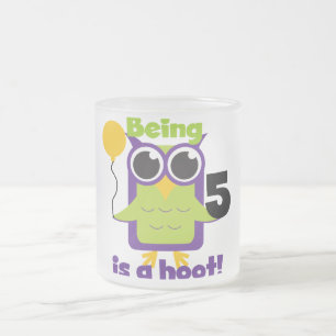 Hoot Uggla 5:e födelsedag T-shirts och gåvor Frostad Glasmugg
